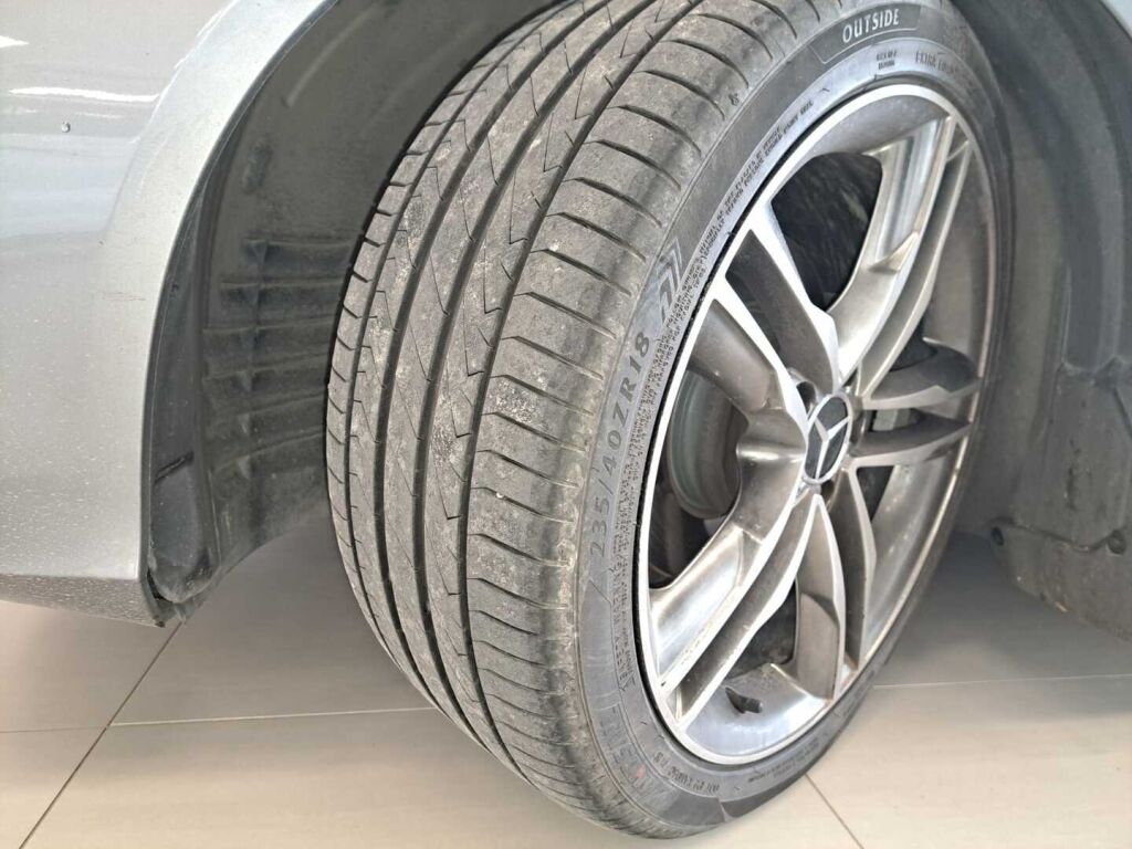 Mercedes-Benz E 2011 Harmaa