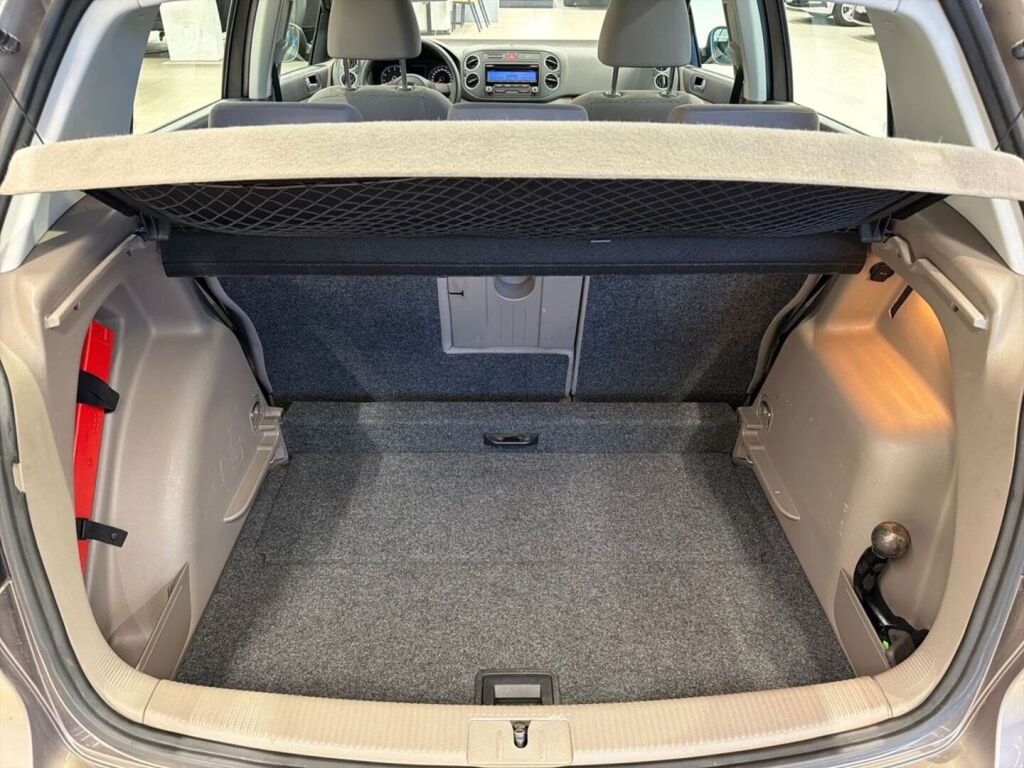 Volkswagen Golf Plus 2011 Ruskea (beige)
