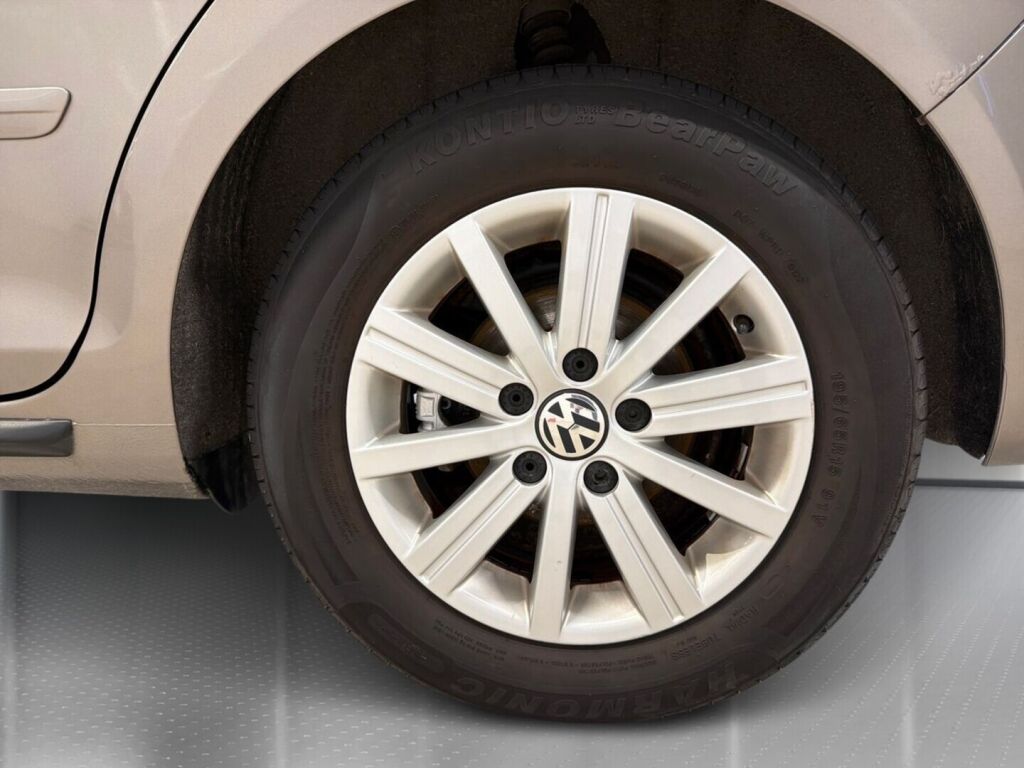 Volkswagen Golf Plus 2011 Ruskea (beige)