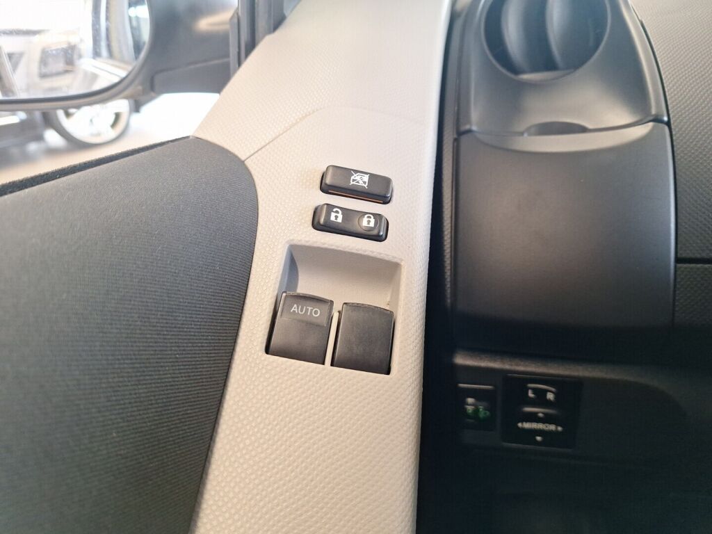 Toyota Yaris 2011 Hopea