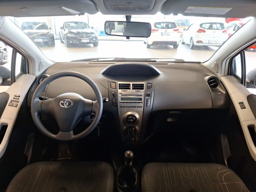 Toyota Yaris 2011 Hopea