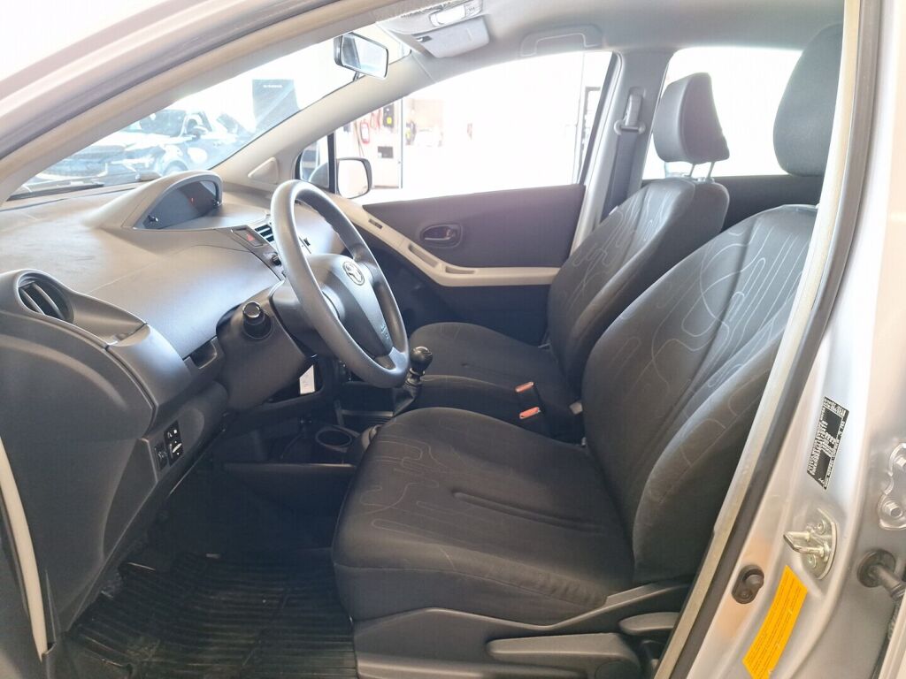 Toyota Yaris 2011 Hopea