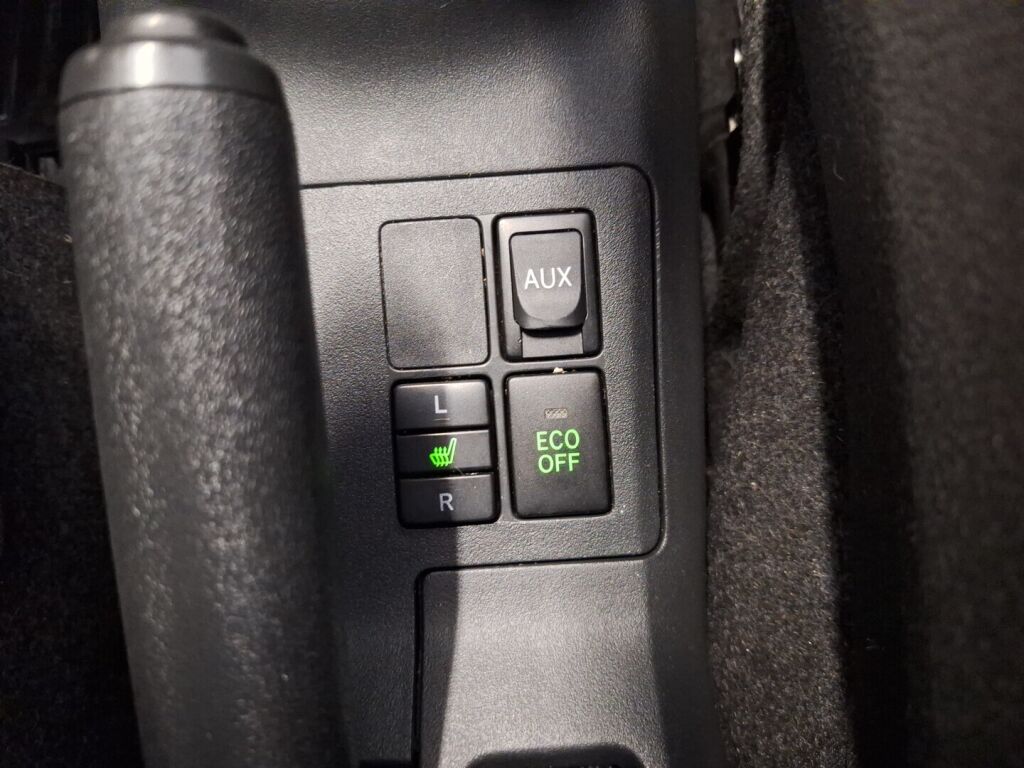 Toyota Yaris 2011 Hopea