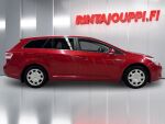 Toyota Avensis 2011 Metallinhohto Punainen