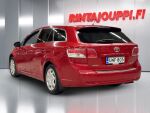Toyota Avensis 2011 Metallinhohto Punainen