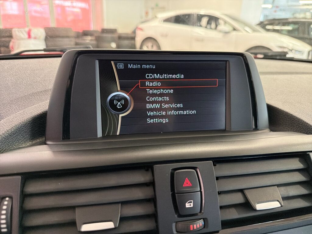 BMW 116 2013 Punainen