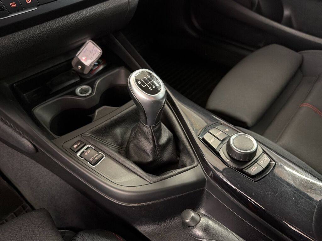 BMW 116 2013 Punainen