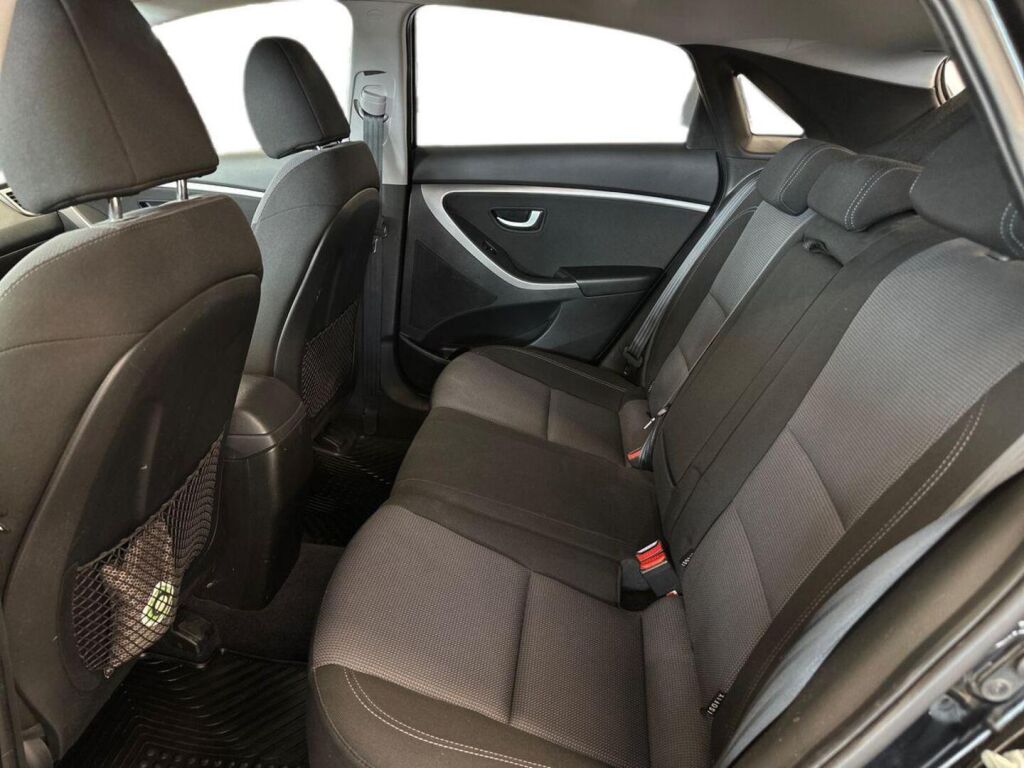 Hyundai i30 5d 2013 Musta