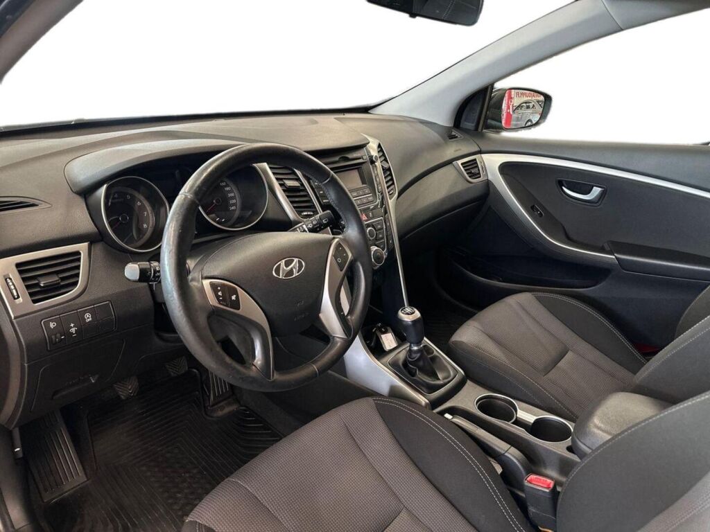 Hyundai i30 5d 2013 Musta
