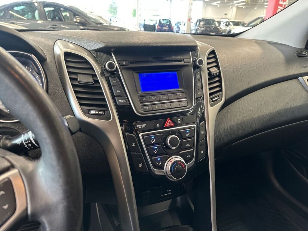 Hyundai i30 5d 2013 Musta