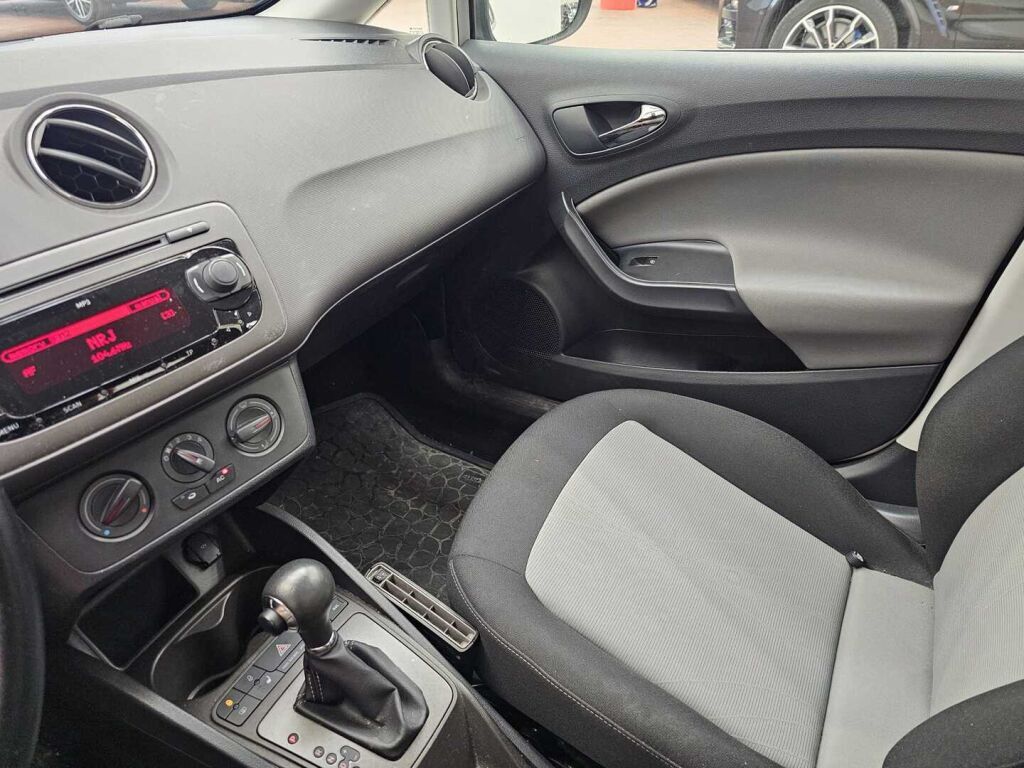 Seat Ibiza 2012 Valkoinen