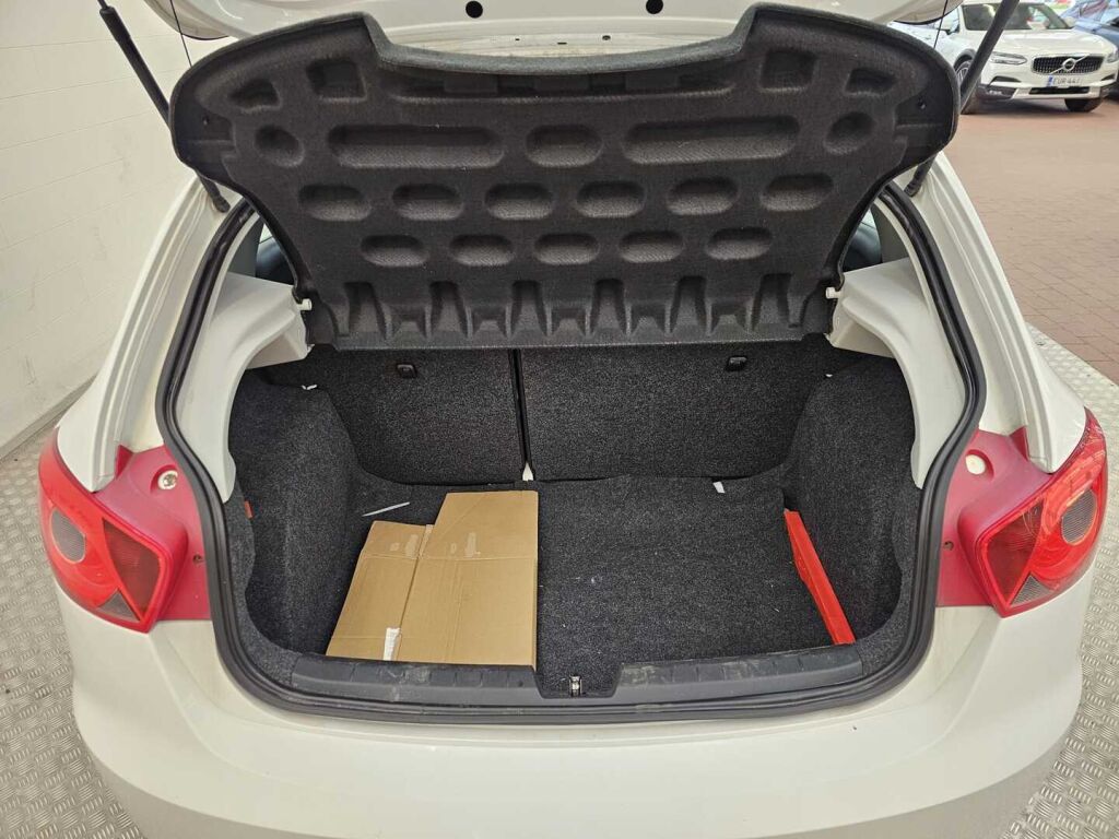 Seat Ibiza 2012 Valkoinen