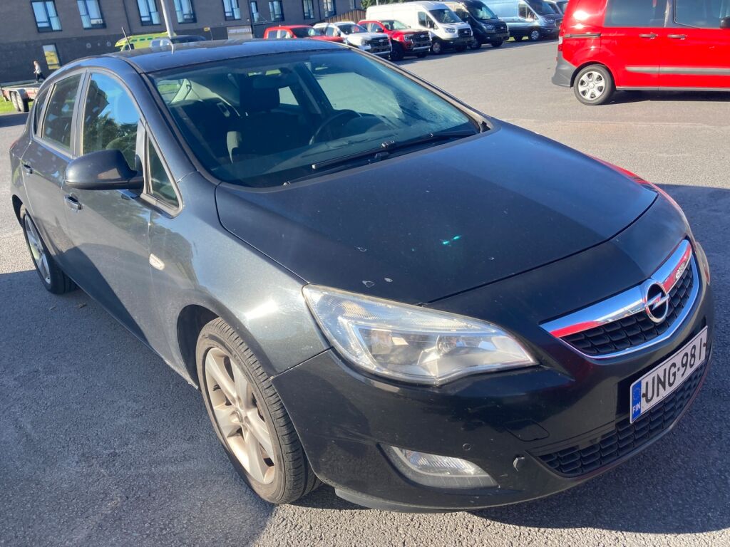 Opel Astra 2012, kuva 2/20