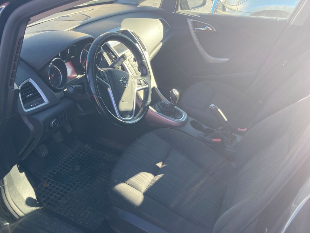 Opel Astra 2012, kuva 6/20