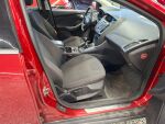 Ford Focus 2012 Punainen