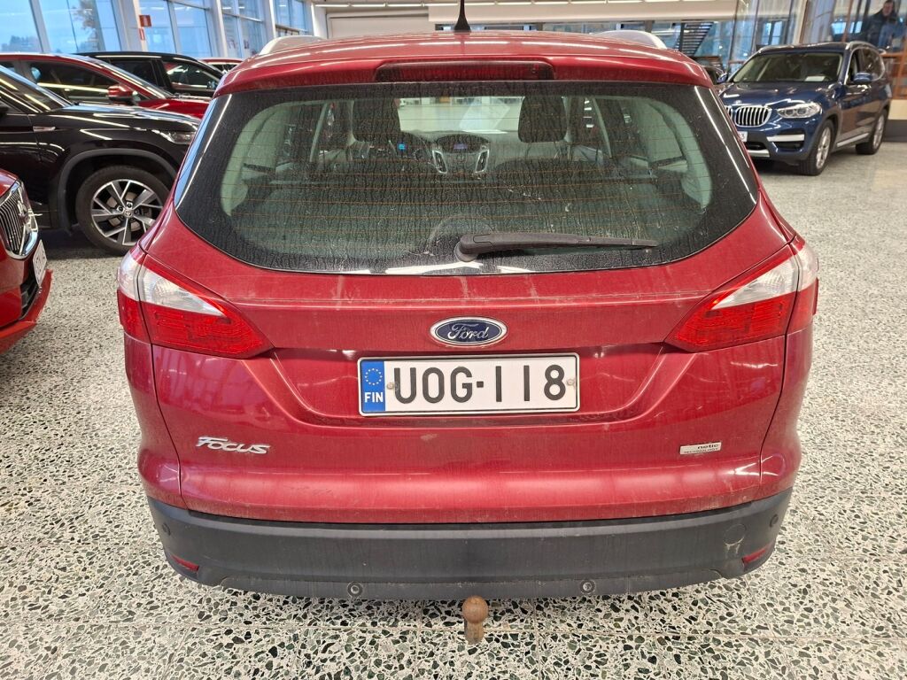 Ford Focus 2012 Punainen