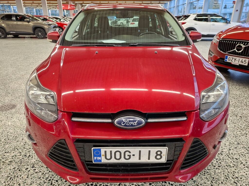 Ford Focus 2012 Punainen