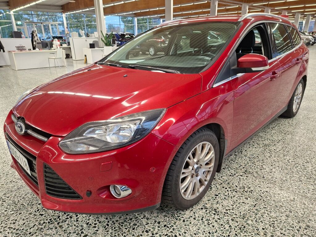 Ford Focus 2012 Punainen
