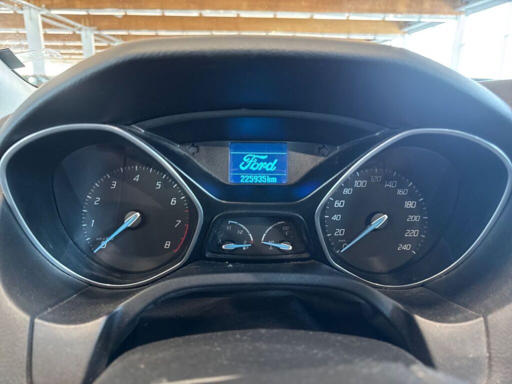 Ford Focus 2012 Punainen
