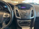Ford Focus 2012 Punainen