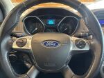 Ford Focus 2012 Punainen
