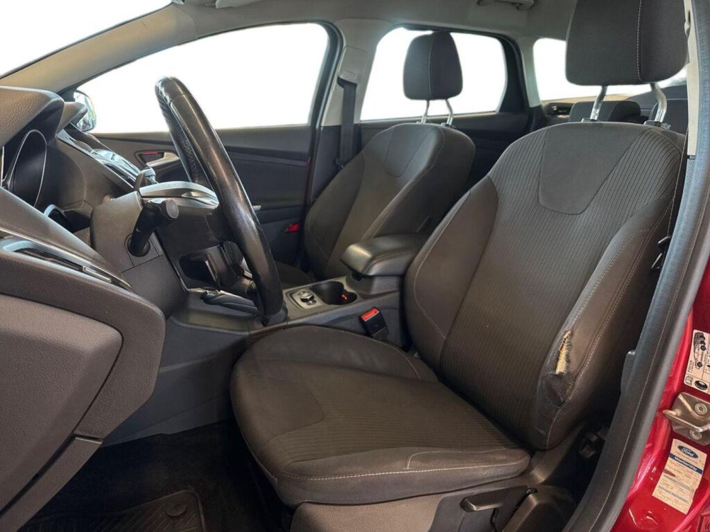 Ford Focus 2012 Punainen
