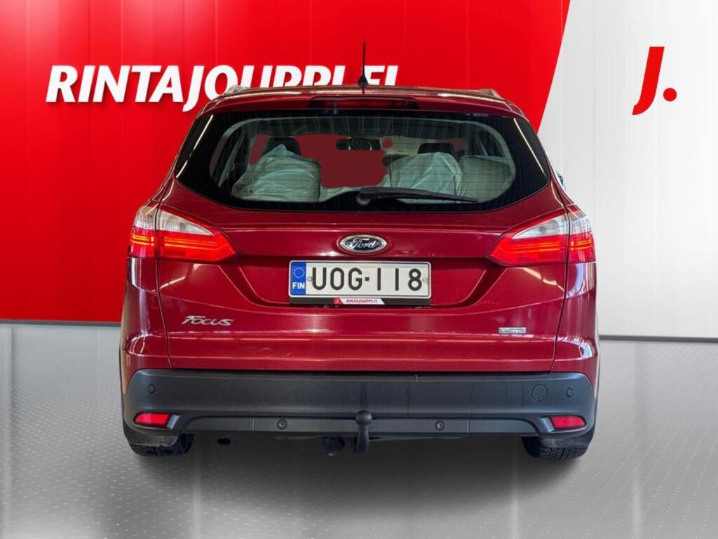 Ford Focus 2012 Punainen