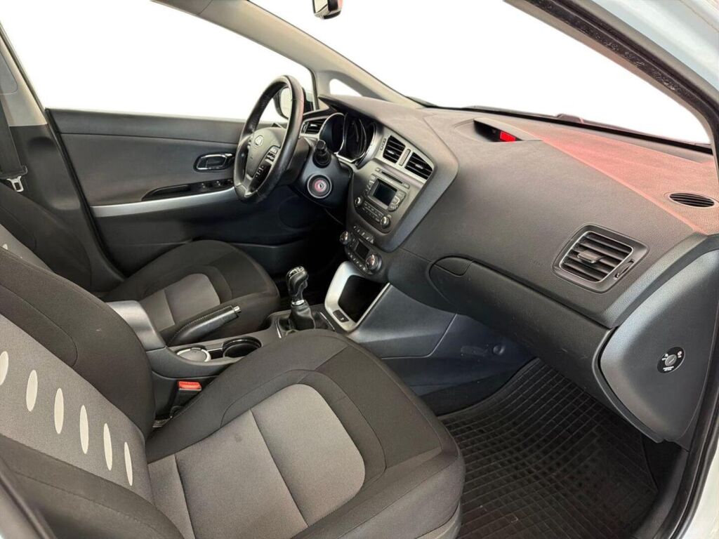 Kia Ceed 2013 Valkoinen