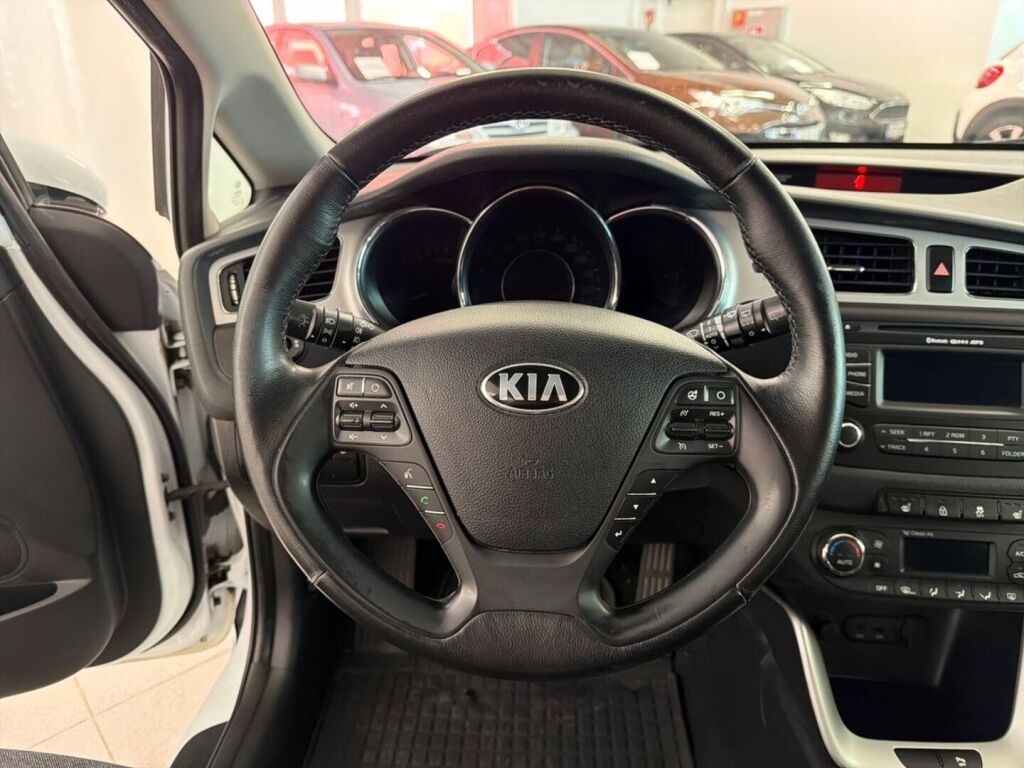 Kia Ceed 2013 Valkoinen