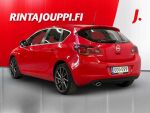 Opel Astra 2012 Punainen