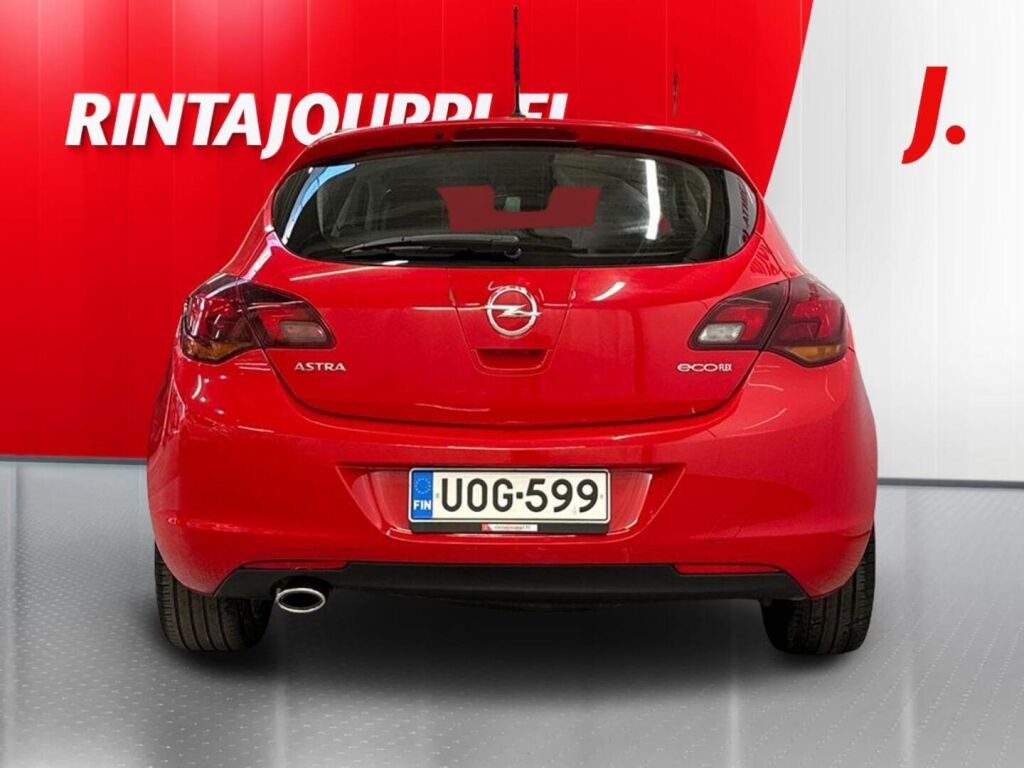 Opel Astra 2012 Punainen
