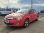 Opel Astra 2012 Punainen