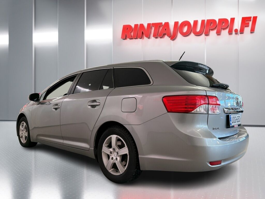 Toyota Avensis 2012 Harmaa