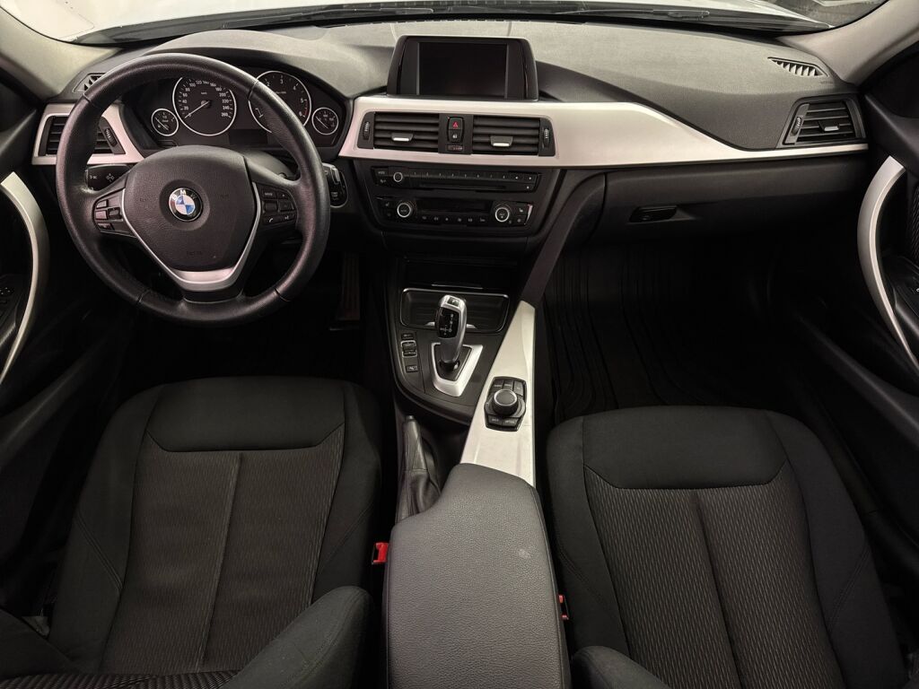 BMW 318 2012 Hopea