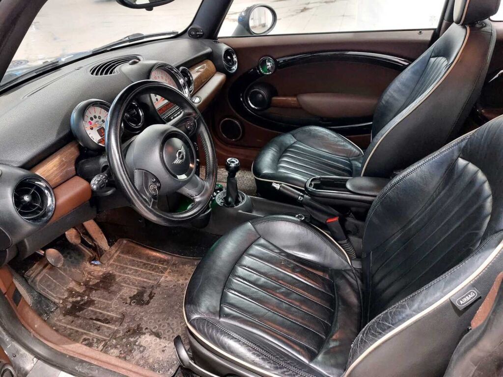 Mini Cooper 2012 Musta