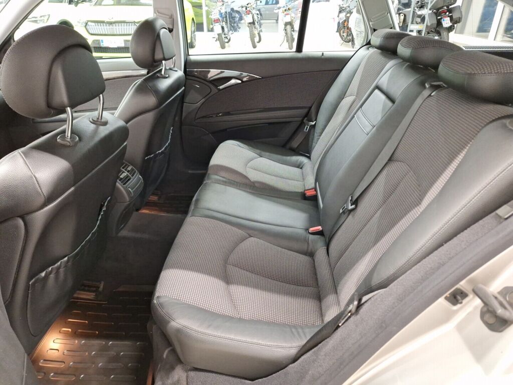 Mercedes-Benz E 2004 Harmaa