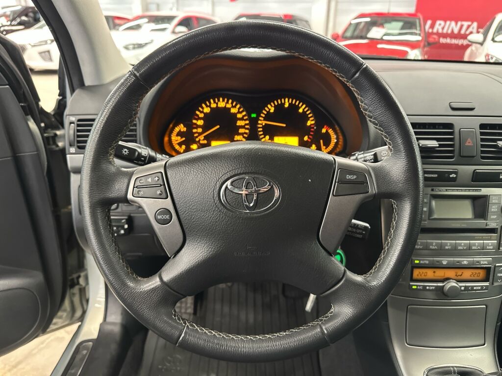 Toyota Avensis 2008 Vihreä