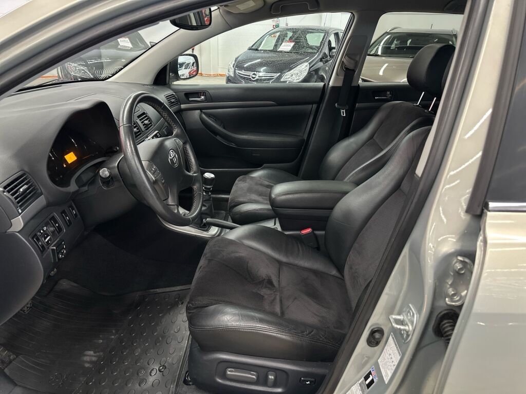 Toyota Avensis 2008 Vihreä