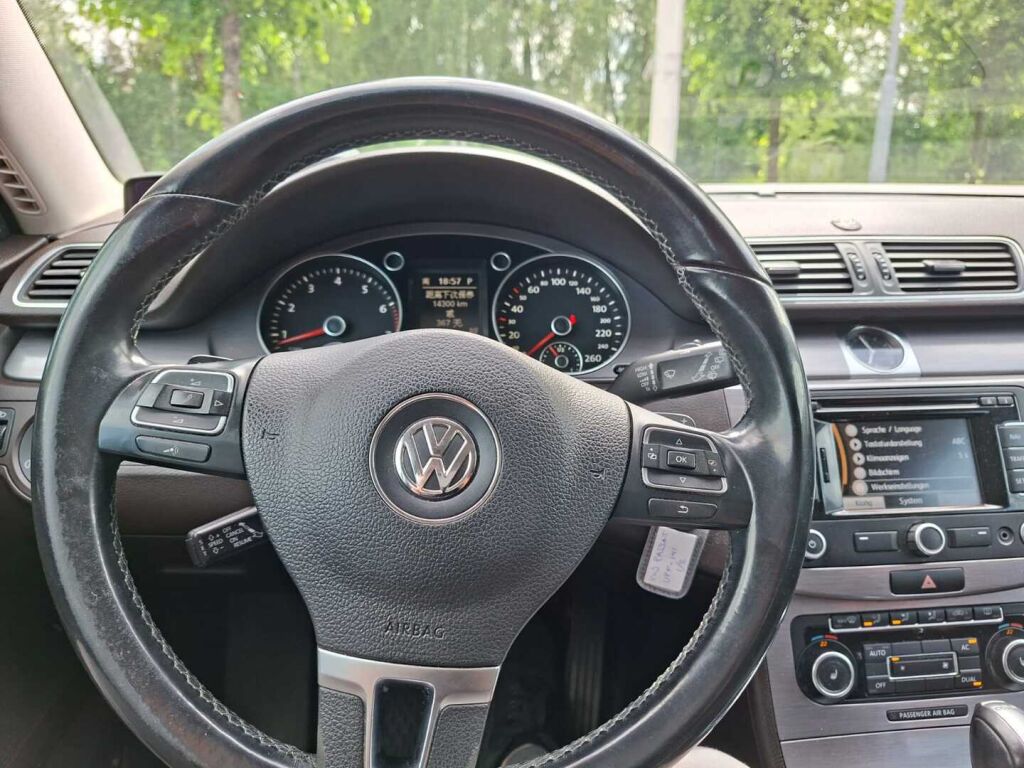 Volkswagen Passat 2011 Ruskea (beige)