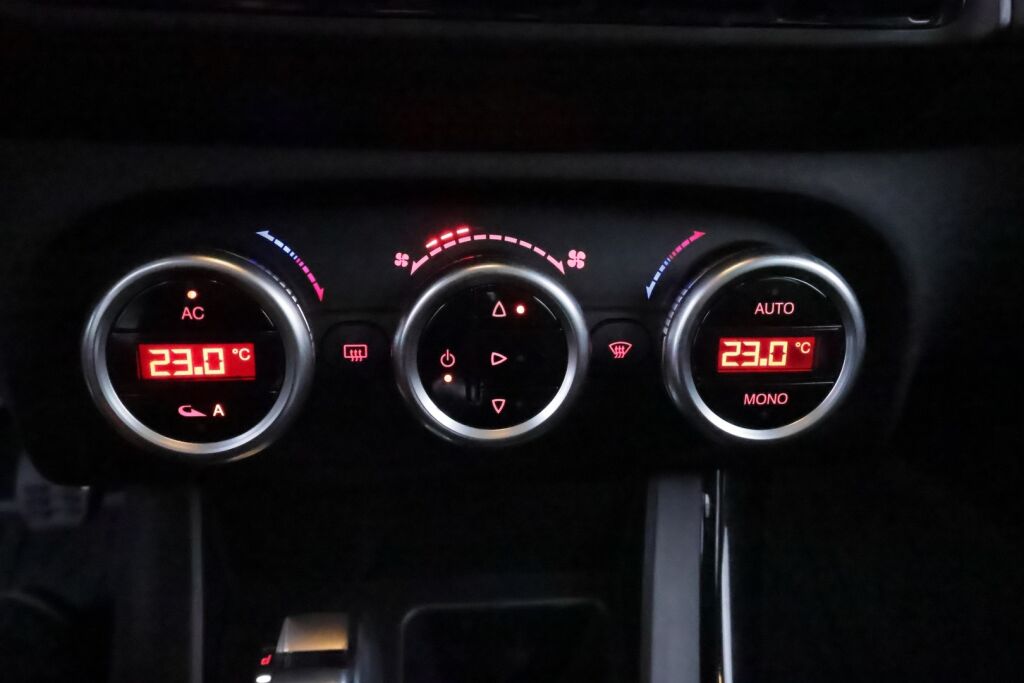 Alfa Romeo Giulietta 2011 Valkoinen