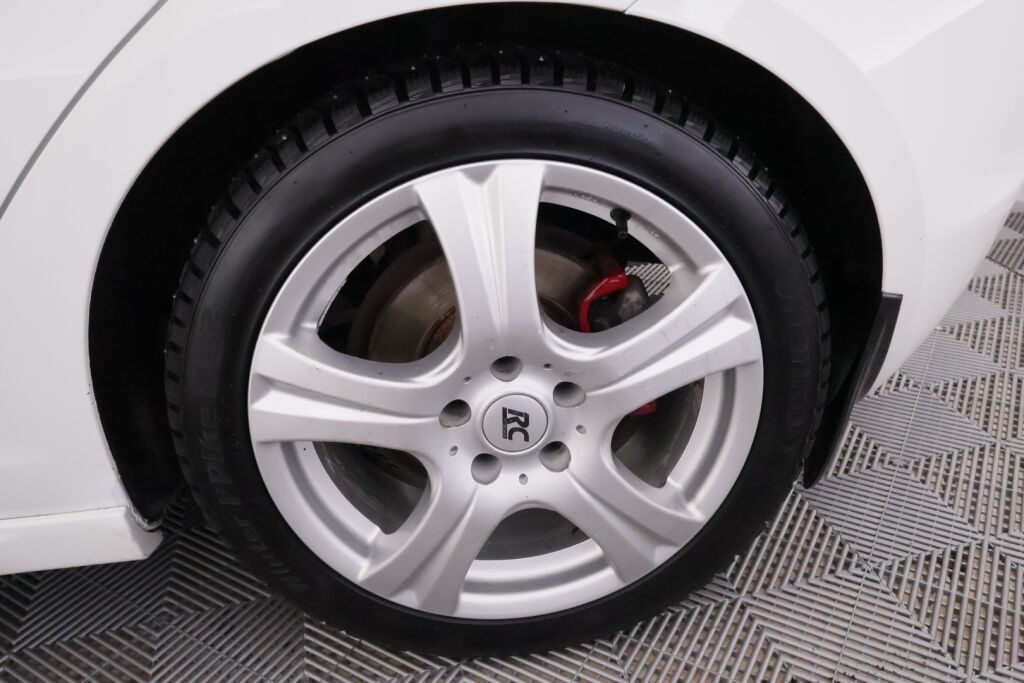 Alfa Romeo Giulietta 2011 Valkoinen