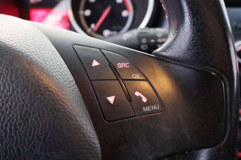 Alfa Romeo Giulietta 2011 Valkoinen