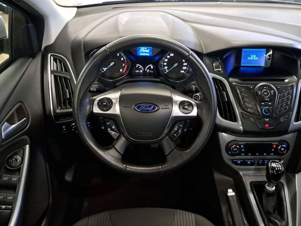 Ford Focus 2012 Harmaa