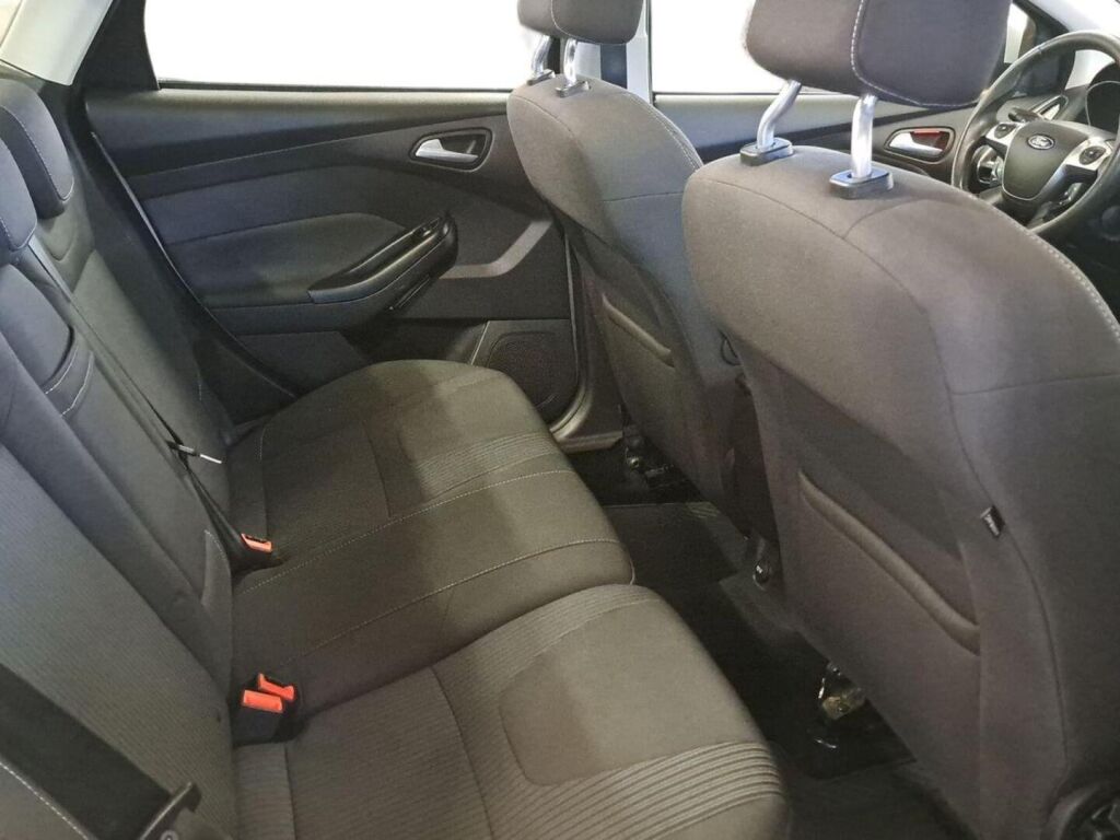 Ford Focus 2012 Harmaa
