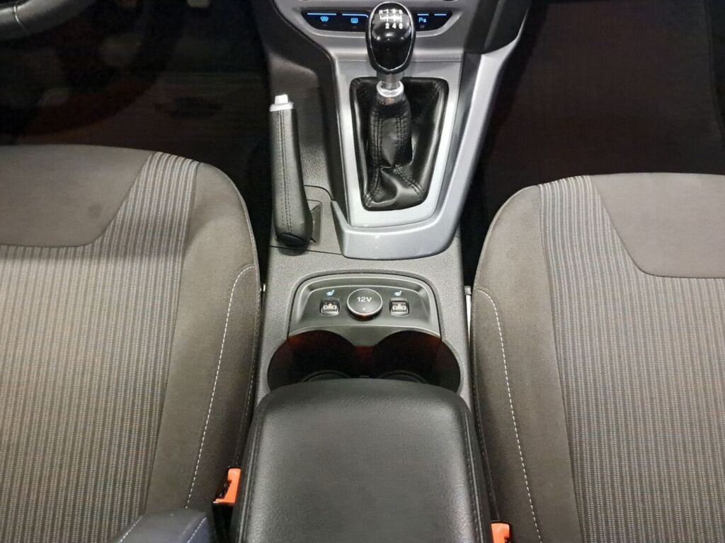 Ford Focus 2012 Harmaa