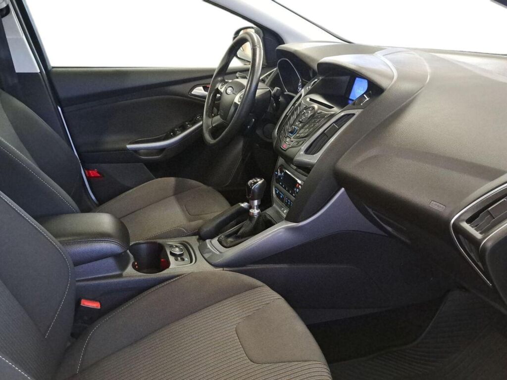 Ford Focus 2012 Harmaa