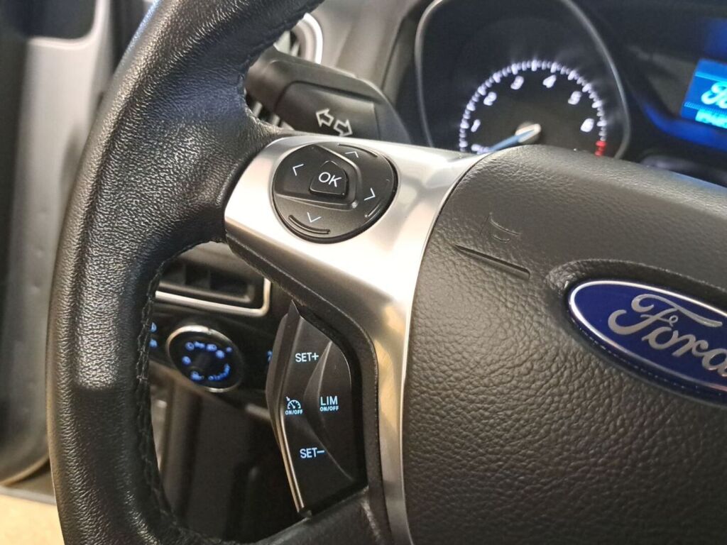 Ford Focus 2012 Harmaa