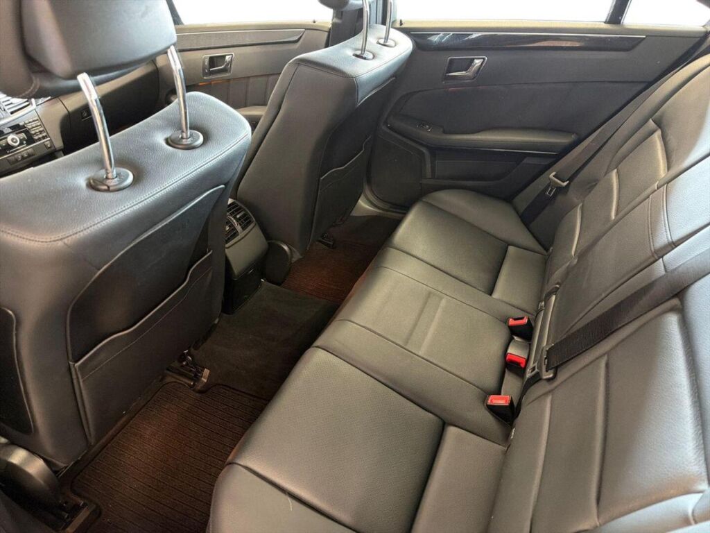 Mercedes-Benz E 2011 Harmaa