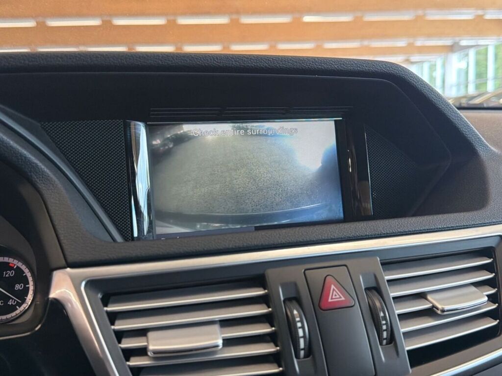 Mercedes-Benz E 2011 Harmaa