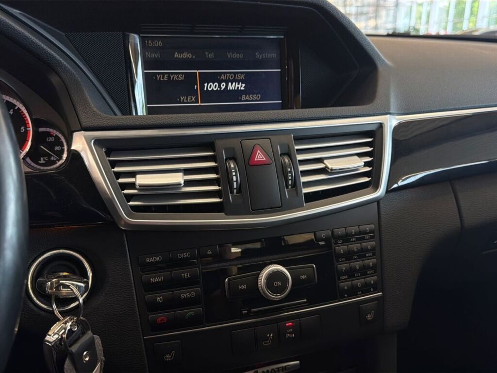 Mercedes-Benz E 2011 Harmaa